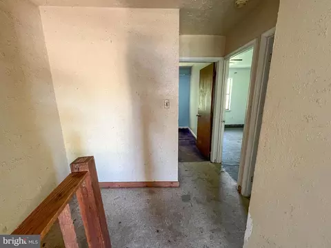 Entry Way - 104 Channing Dr, Bear, DE 19701 photo 2 of 3