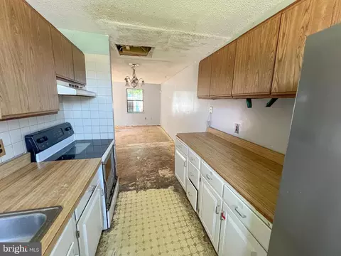 Kitchen - 104 Channing Dr, Bear, DE 19701 photo 2 of 2