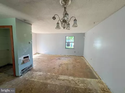 Living - 104 Channing Dr, Bear, DE 19701 photo 1 of 6