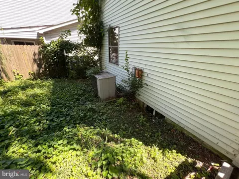 Exterior - 104 Channing Dr, Bear, DE 19701 photo 5 of 5