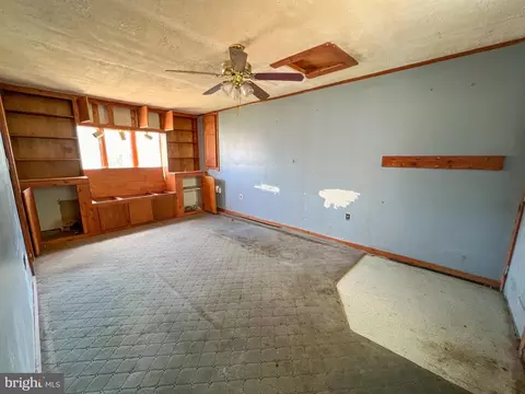 Living - 104 Channing Dr, Bear, DE 19701 photo 5 of 6