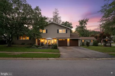2111 Coventry Dr, Wilmington, DE 19810