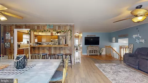 Entry Way - 126 Boyer Dr, Newark, DE 19702 photo 3 of 15