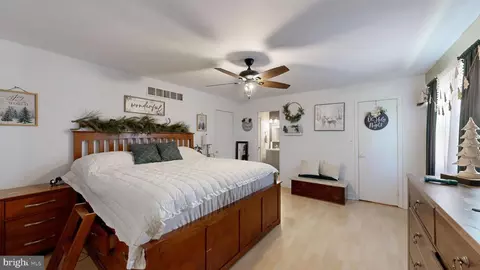 Bedroom - 126 Boyer Dr, Newark, DE 19702 photo 1 of 10