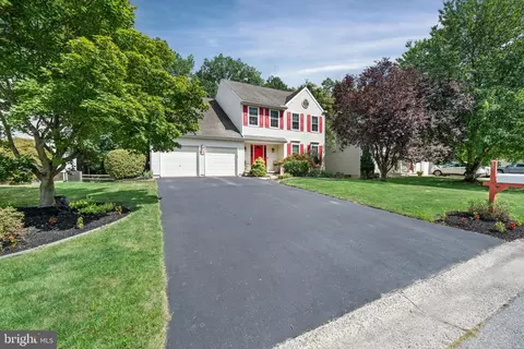 15 Charles Pt, Newark, DE 19702
