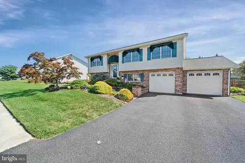 Exterior - 3 Allara Ct, Bear, DE 19701 photo 4 of 12