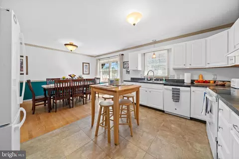 Kitchen - 3 Allara Ct, Bear, DE 19701 photo 5 of 5