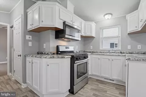 8 Del Haven Ct, Wilmington, DE 19809