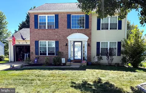 39 Avignon Dr, Newark, DE 19702