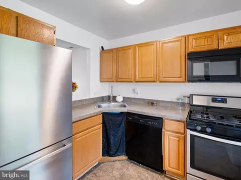Kitchen - 27 Stephanie Dr, Bear, DE 19701 photo 2 of 2