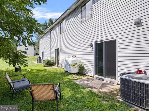 Exterior - 27 Stephanie Dr, Bear, DE 19701 photo 4 of 6