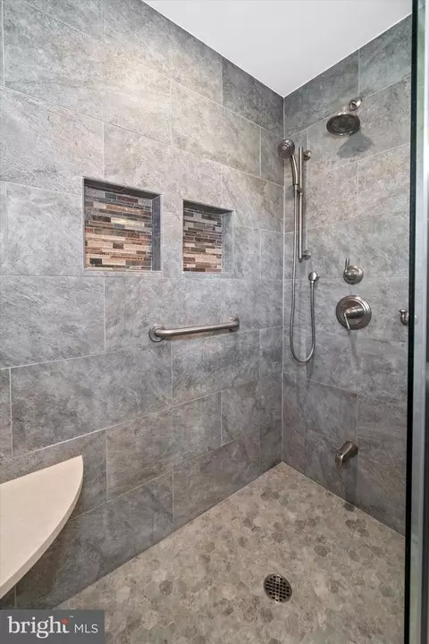 Bath - 2603 Ebright Rd, Wilmington, DE 19810 photo 3 of 4