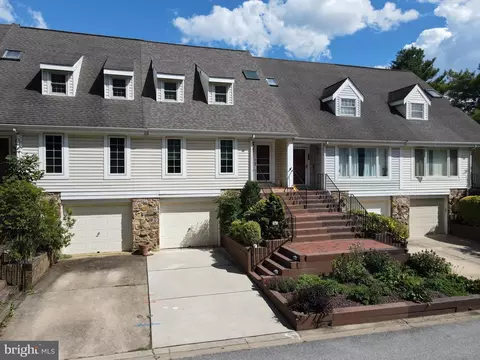 29 Marsh Woods Ln, Wilmington, DE 19810