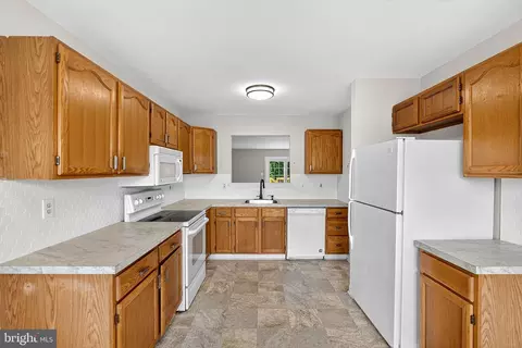 Kitchen - 685 Corsica Ave, Bear, DE 19701 photo 3 of 5