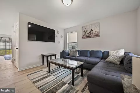 25 Mifflin Ave, New Castle, DE 19720