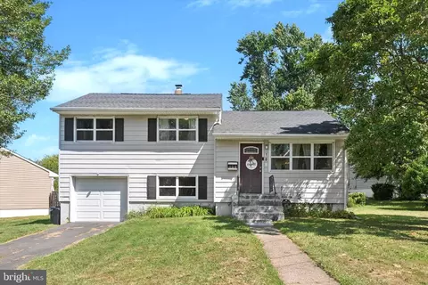 109 Chesterfield Dr, New Castle, DE 19720