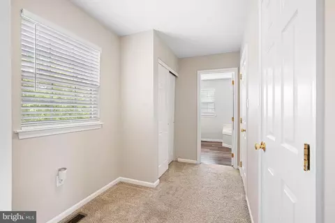 Entry Way - 218 Fieldstone Crossing Dr, Bear, DE 19701 photo 8 of 10