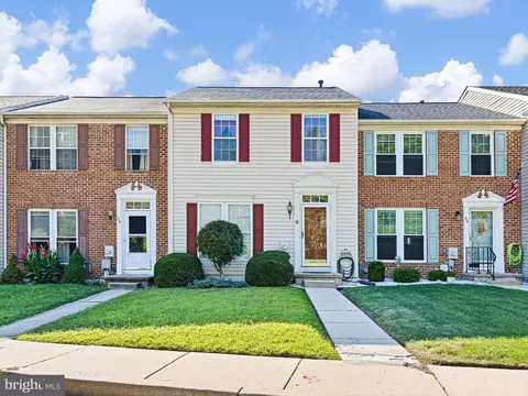 36 Alexis Dr, Newark, DE 19702