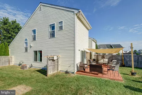 Exterior - 6 Kimberly Dr, Middletown, DE 19709 photo 3 of 4