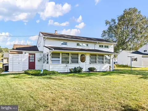 Exterior - 10 Davies Rd, Newark, DE 19713 photo 2 of 5