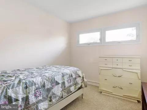 Bedroom - 10 Davies Rd, Newark, DE 19713 photo 3 of 4