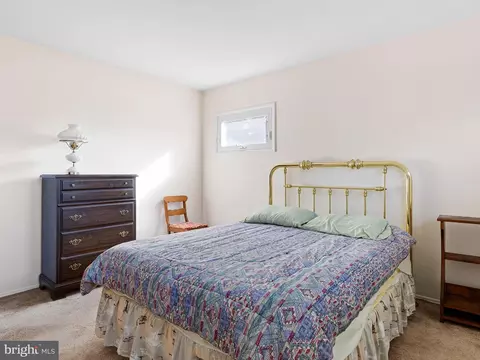Bedroom - 10 Davies Rd, Newark, DE 19713 photo 2 of 4