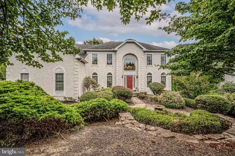 5 Foxview Cir, Hockessin, DE 19707