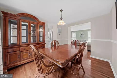 Dining - 154 Bartley Dr, Newark, DE 19702 photo 2 of 2