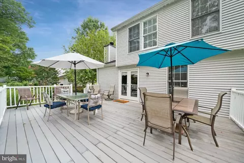 Exterior - 154 Bartley Dr, Newark, DE 19702 photo 4 of 10