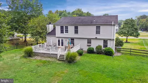 Exterior - 154 Bartley Dr, Newark, DE 19702 photo 8 of 10