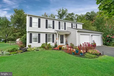 154 Bartley Dr, Newark, DE 19702