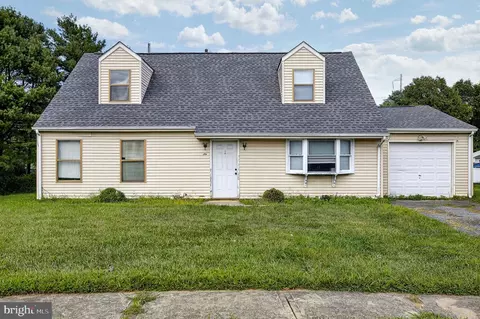 6 Duet Ct, Newark, DE 19713 photo 3