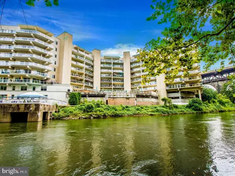 1702 N Park Dr #74, Wilmington, DE 19806
