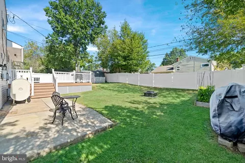 Exterior - 47 Ruby Dr, Claymont, DE 19703 photo 9 of 10
