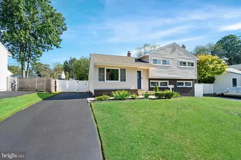 Exterior - 47 Ruby Dr, Claymont, DE 19703 photo 3 of 10