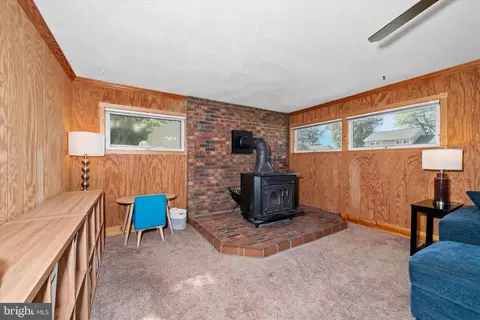 Living - 47 Ruby Dr, Claymont, DE 19703 photo 2 of 3