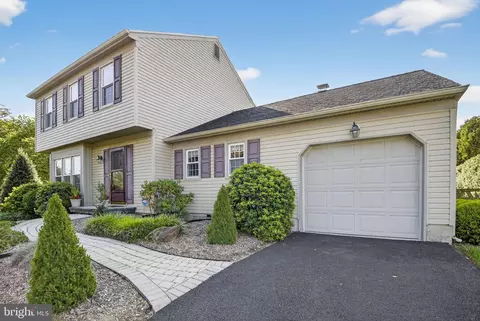 18 Signal Hill Dr, Hockessin, DE 19707