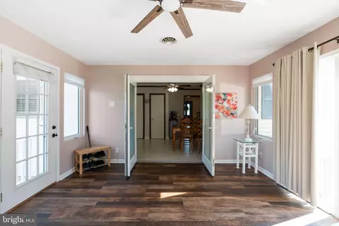 Entry Way - 865 Silver Run Rd, Middletown, DE 19709 photo 7 of 8