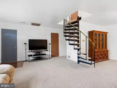 Living - 105 E Skeet Cir, Bear, DE 19701 photo 1 of 2