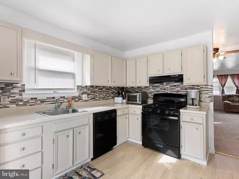 Kitchen - 105 E Skeet Cir, Bear, DE 19701 photo 3 of 3