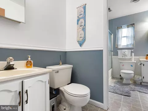 Bath - 105 E Skeet Cir, Bear, DE 19701 photo 2 of 3