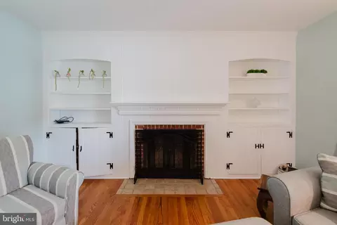 Living - 107 E Hoffecker St, Middletown, DE 19709 photo 3 of 4
