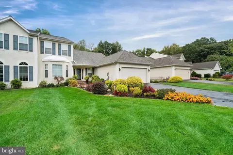 37 Palo Ln, Newark, DE 19702