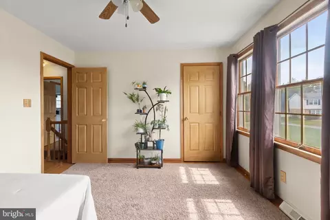 Entry Way - 8 Wortham Ct, Bear, DE 19701 photo 4 of 6