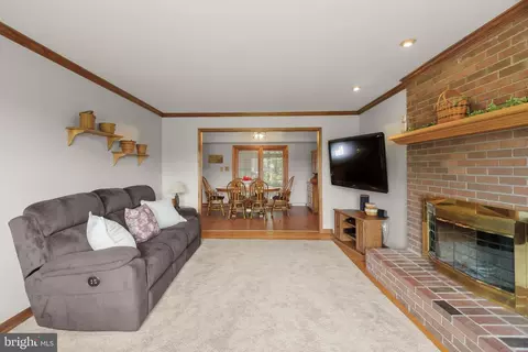 Living - 8 Wortham Ct, Bear, DE 19701 photo 4 of 4