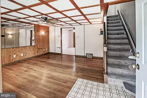 Living - 1908 Prospect Rd, Wilmington, DE 19805 photo 1 of 2