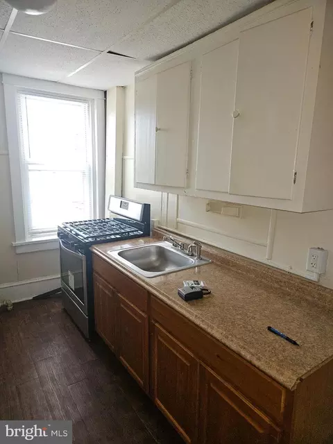 Kitchen - 101 E Thirty Fifth St, Wilmington, DE 19802 photo 3 of 4