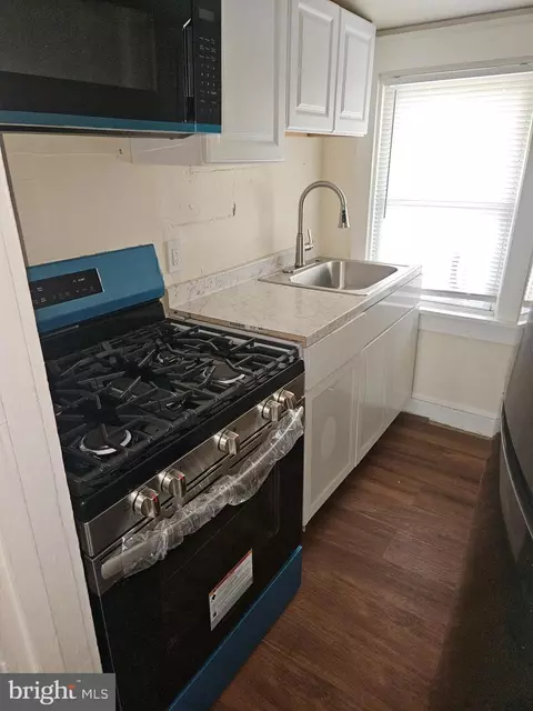 Kitchen - 101 E Thirty Fifth St, Wilmington, DE 19802 photo 2 of 4