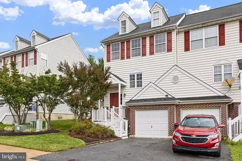 9 Ann Marie Ct, Newark, DE 19702