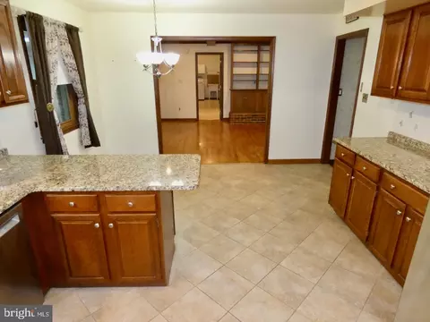 Entry Way - 16 Carol Ann Ct, Bear, DE 19701 photo 5 of 7